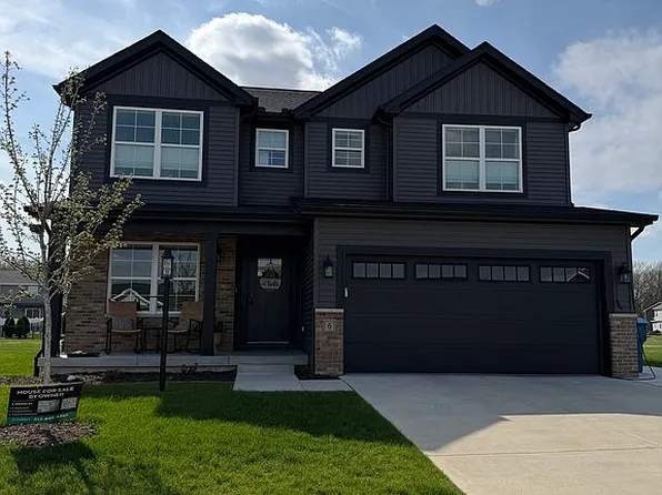 6 Connor Ct, Monticello, IL 61856