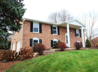 13595 Market Ave N, Hartville, OH 44632