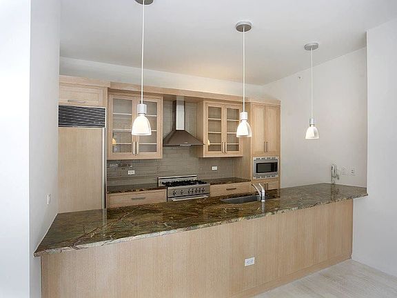 4th image of 55 Thompson St #301