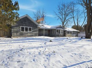 31 Robert Drive, Albany, NY 12205