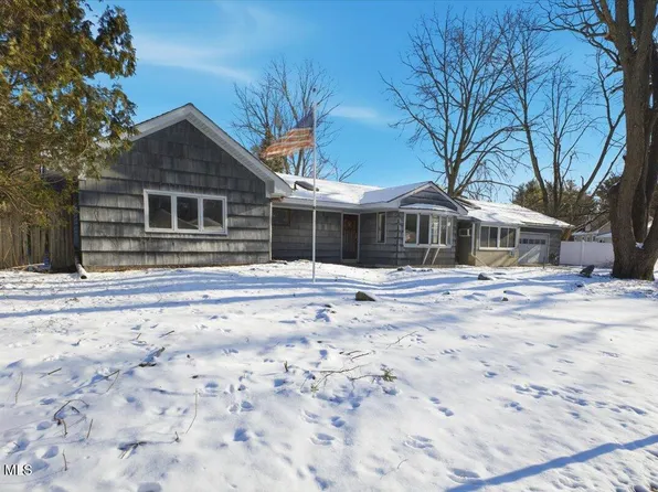 31 Robert Drive, Albany, NY 12205