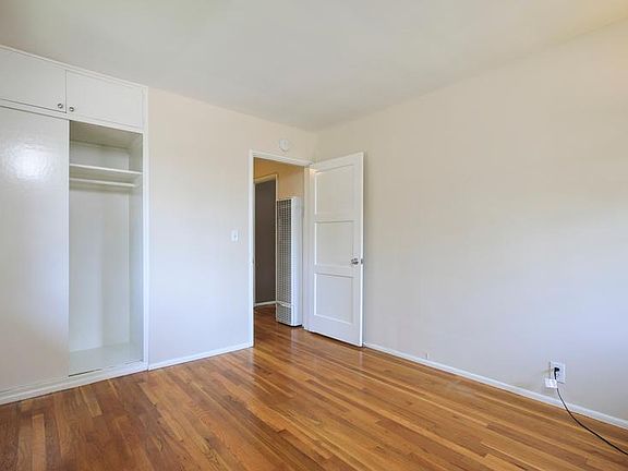 5th image of 1810 Grevelia St