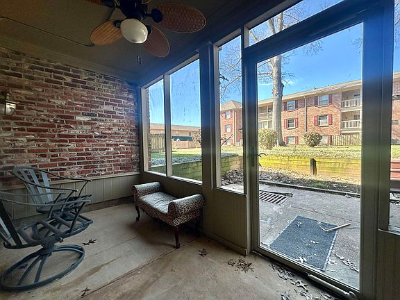 4th image of 1202 Middle Ct APT 102