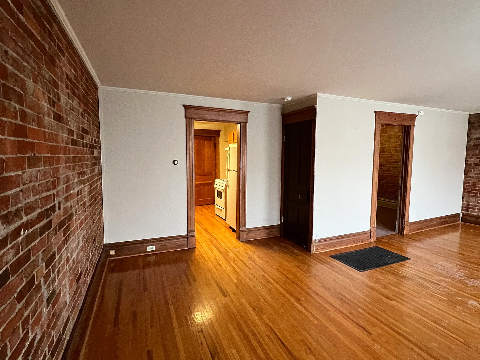 1 bed, 750 sqft, $700 — Photo 3