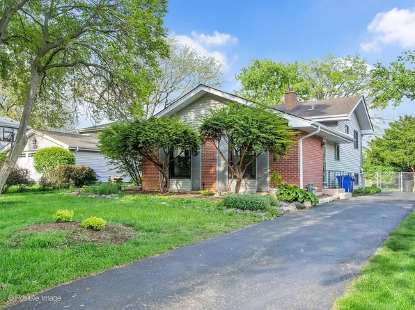 229 S Milton Ave, Glen Ellyn, IL 60137