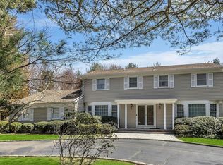 17 Fox Ct, Syosset, NY 11791