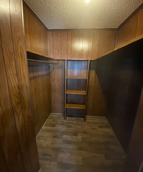 Timberlane Apartments — Photo 12
