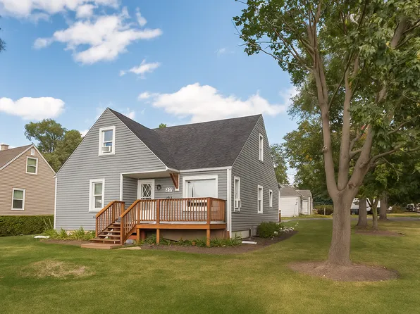 1813 Tomahawk Trl, Round Lake Heights, IL 60073