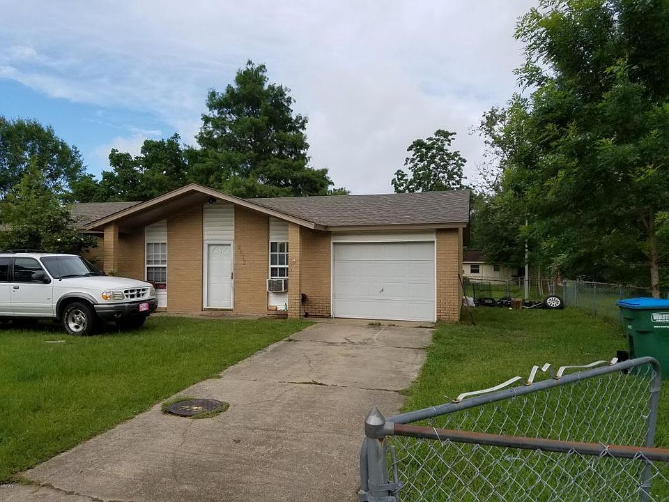 1st image of 2832 W Park Dr