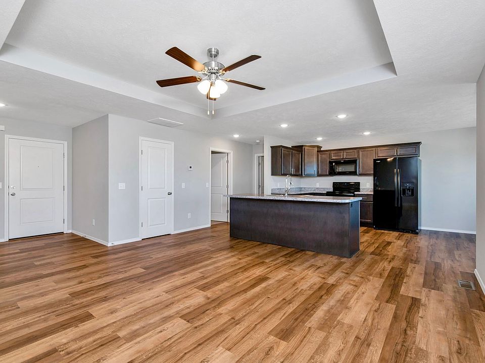 1st image of 978 Genevieve Ave