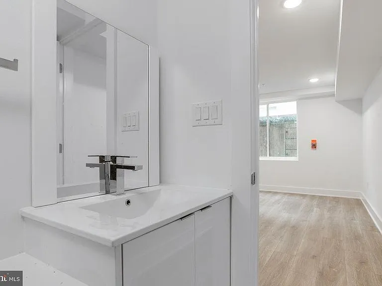 1931 E Huntingdon St #1 — Photo 13