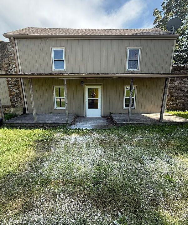 1st image of 1409 NE Sardou Ave