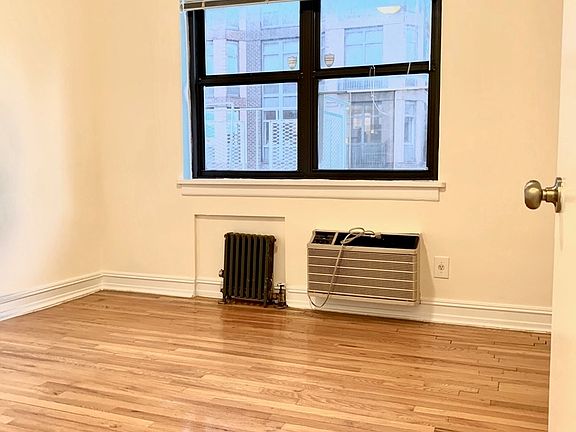 3rd image of 191 E 76th St APT 6B