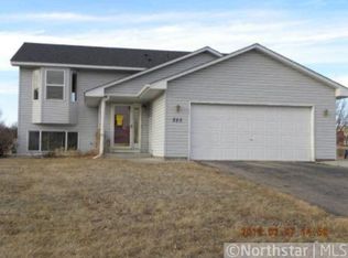 285 Columbine Ln, Shakopee, MN 55379