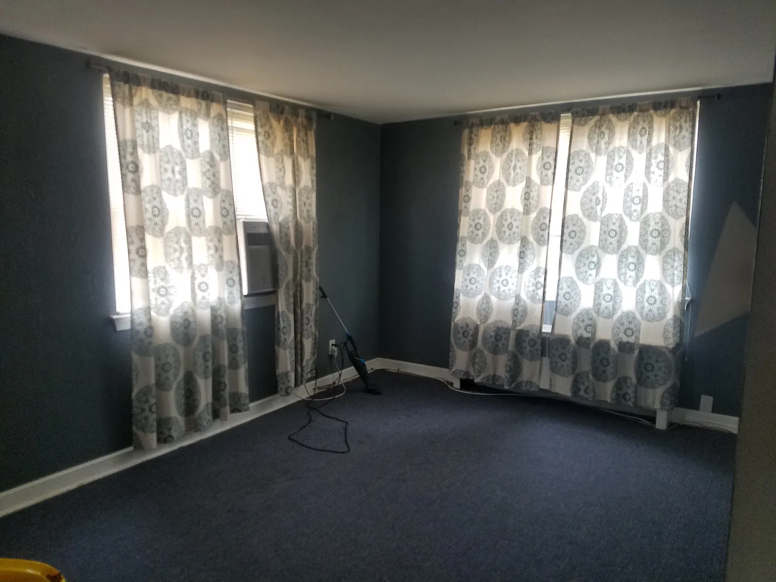 4061 Comly — Photo 1