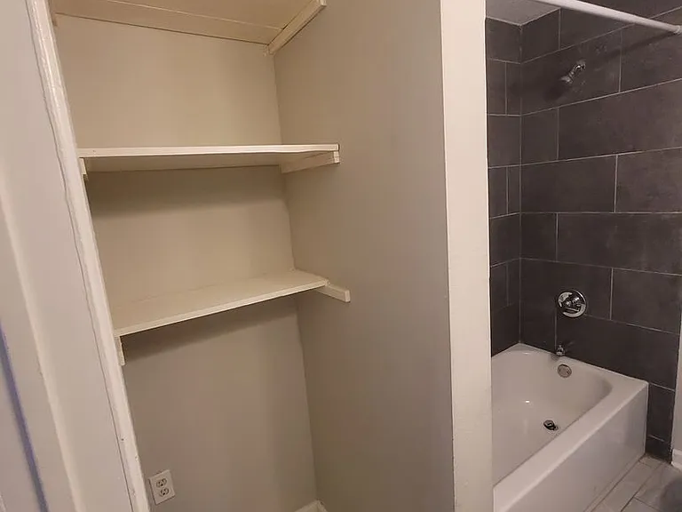 3919 Avenue O — Photo 19