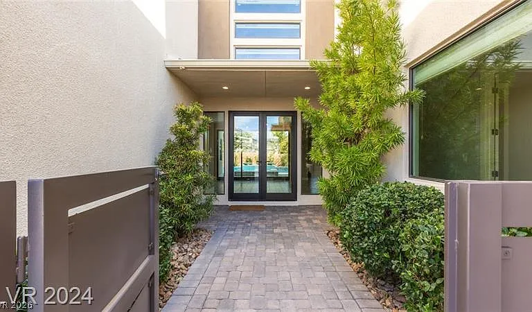 82 Grey Feather Dr — Photo 6