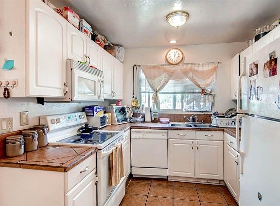 5th image of 908 S Sunshine Ave Unit 6