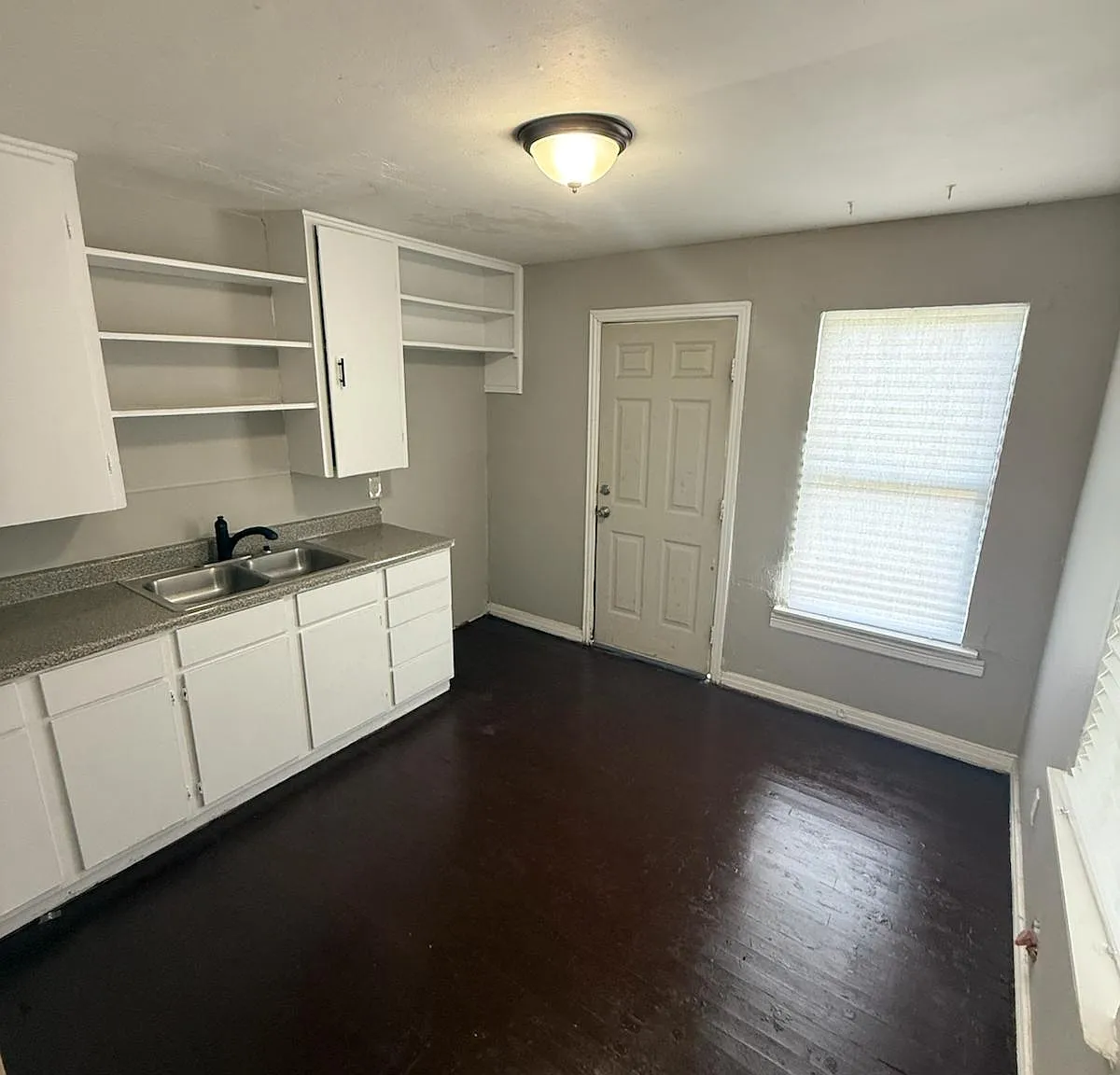 1414 Dunaway Street - B — Photo 2