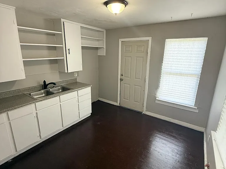 1414 Dunaway St #B — Photo 2