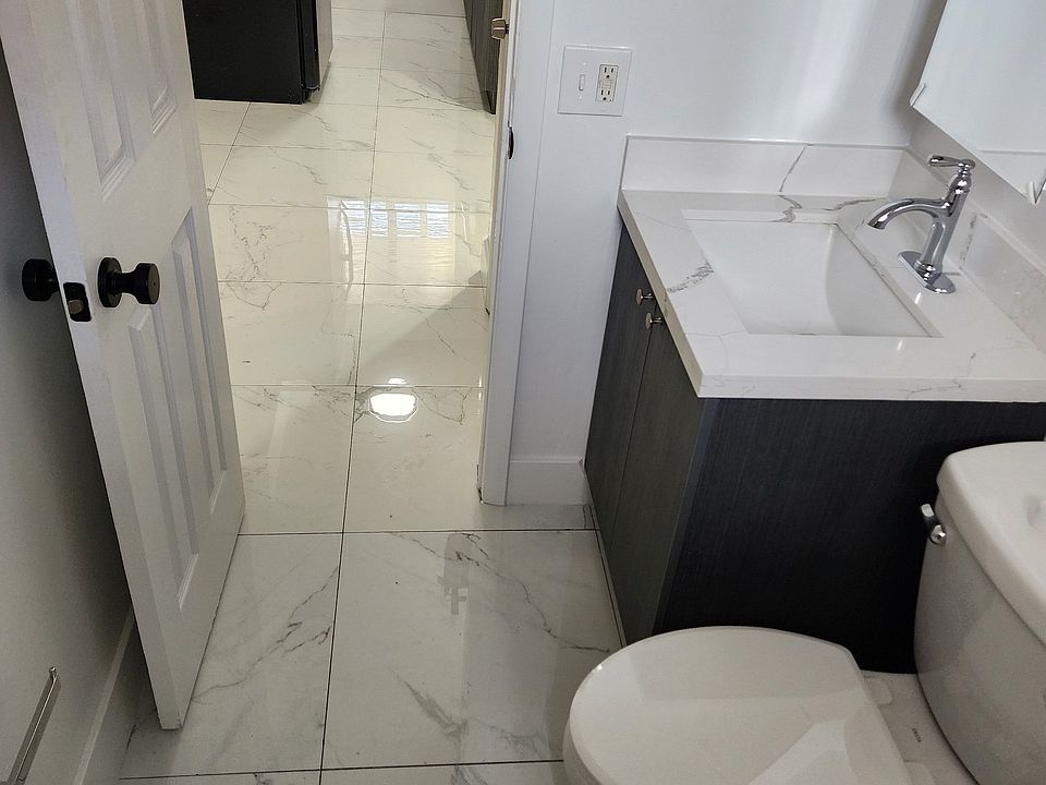 toliet sink