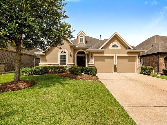 2nd image of 2112 Nogalas Ln