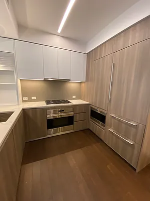 Rented by J. One Corporation | media 1