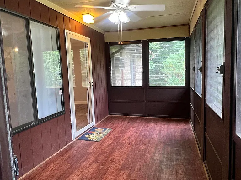 115 Amberly Dr #H — Photo 3