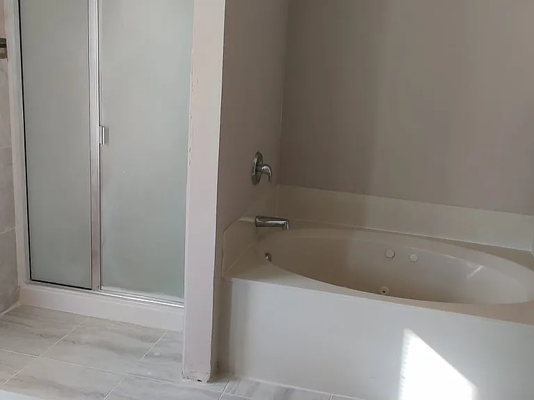 Master bath with Jet tab.