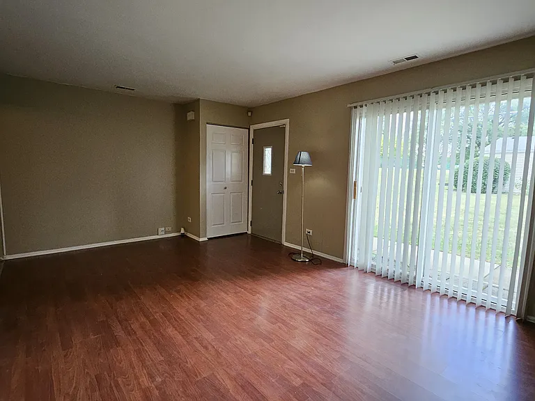 318 David Ct — Photo 2