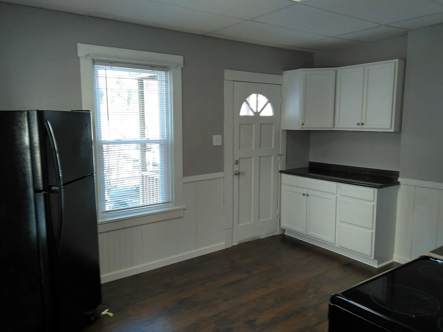 3 bed, 1.0 bath, 1200 sqft, $1,200 — Photo 1