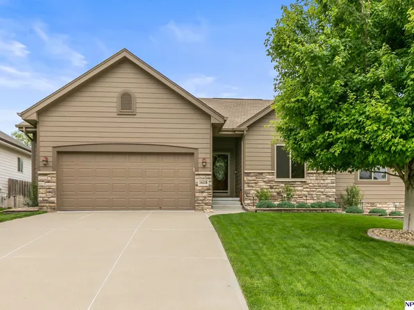 16318 R St, Omaha, NE 68135