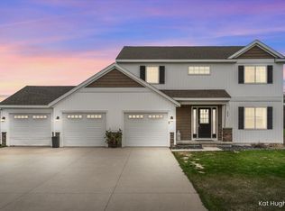 252 Warbler Dr, Caledonia, MI 49316