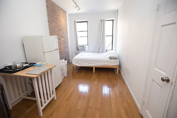 Rented by Orchard Plaza, LLC | media 8