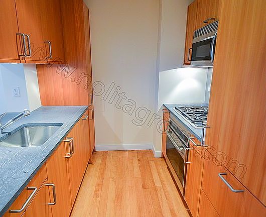 5th image of 450 East Unit 4K