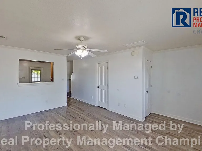 102 Springwood Dr — Photo 3