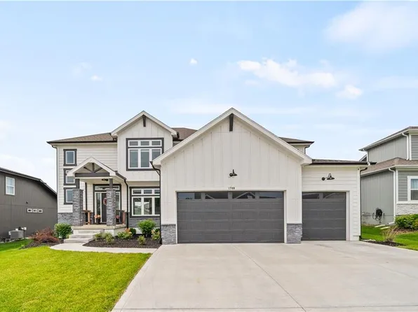 1709 SW Hightown Dr, Lees Summit, MO 64082