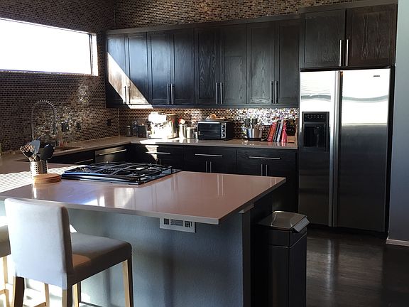 Chef's kitchen with breakfast bar