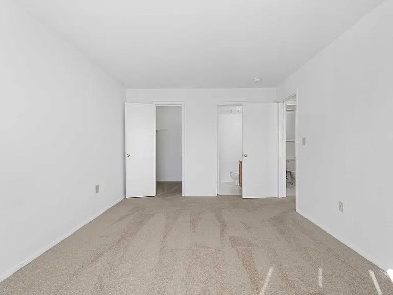 Foxridge Apartment Homes — Photo 157