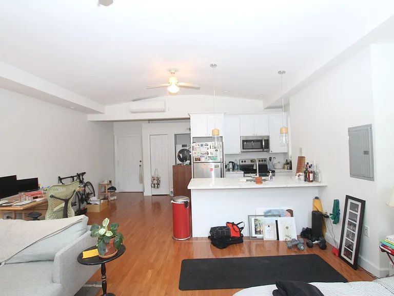 959 N 5th St #2F — Photo 4