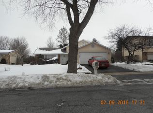 5255 Imperial Dr, Richton Park, IL 60471