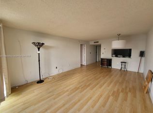 9360 Fontainebleau Blvd APT 508, Miami, FL 33172