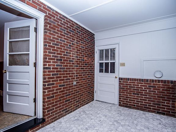 2nd image of 235 Montview Ave