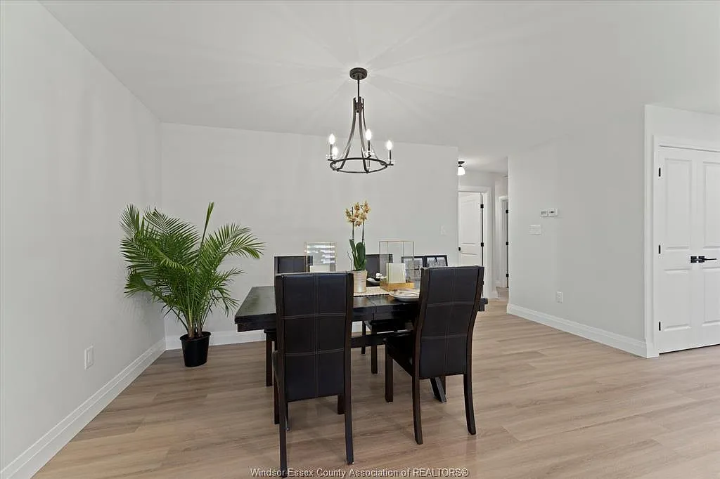 3 bed, $2,400 — Photo 3