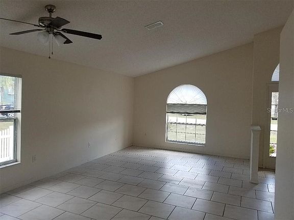 4th image of 427 Danube Dr