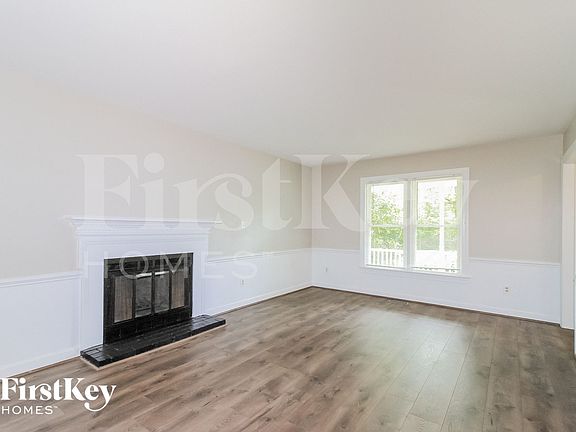 3rd image of 7 Swiftcreek Ct