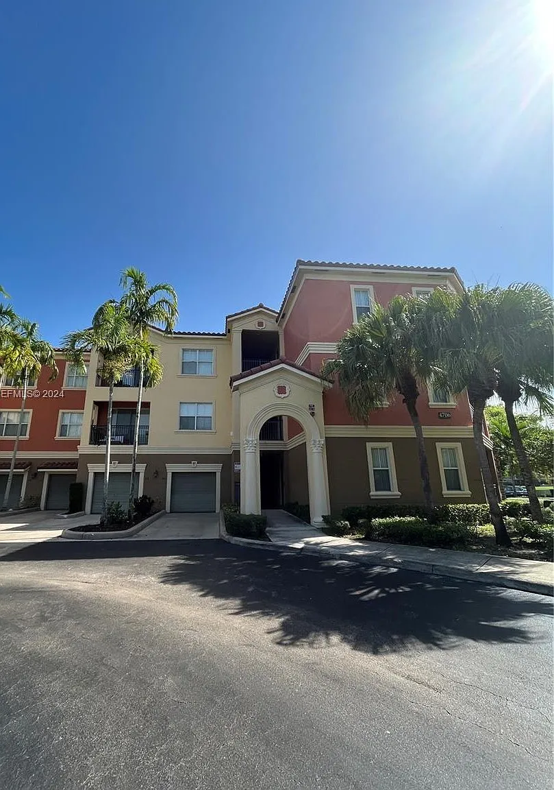 1 bed, 775 sqft, $2,200 — Photo 1