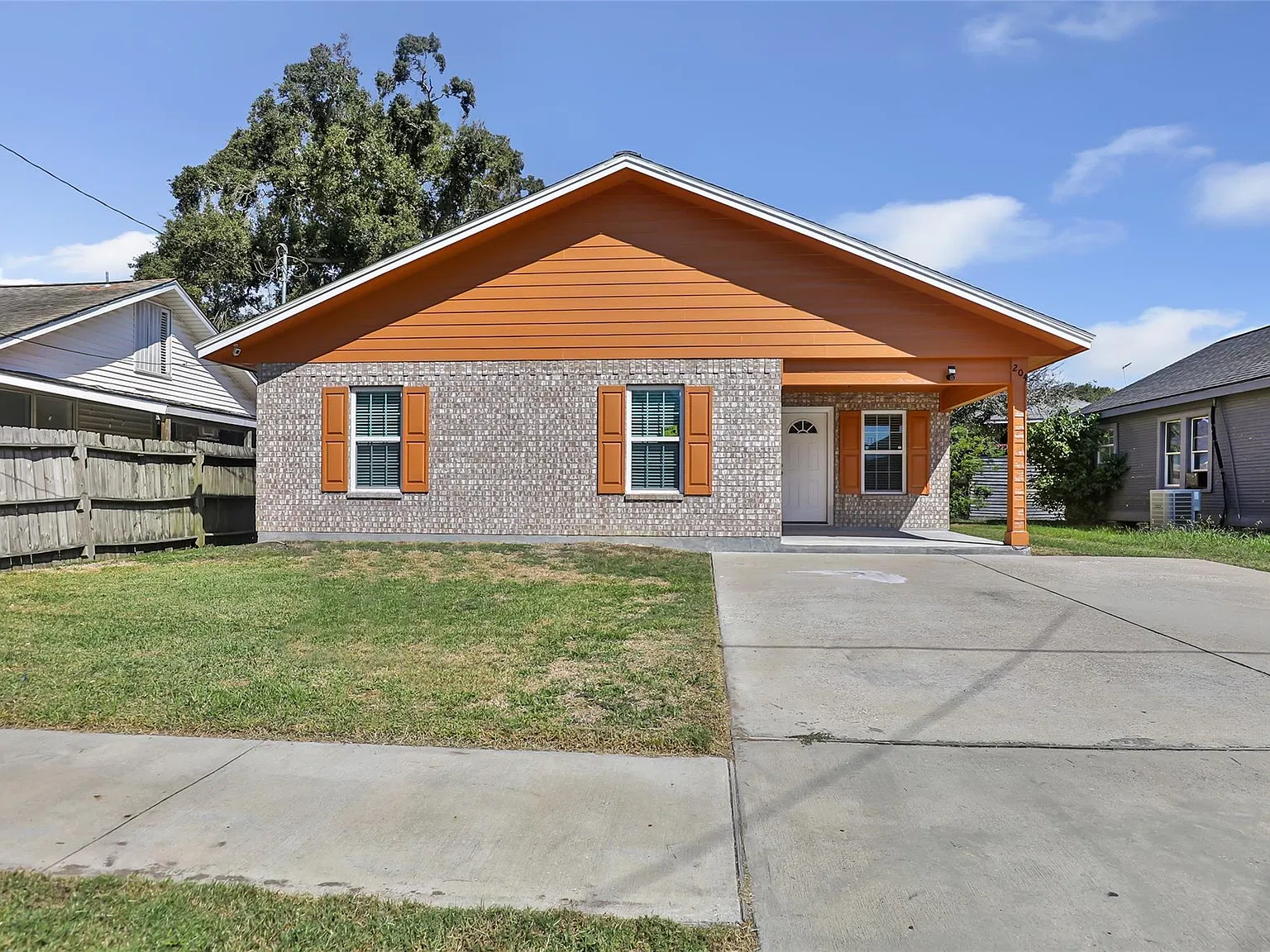 3 bed, 2.0 bath, 1103 sqft, $1,600 — Photo 1