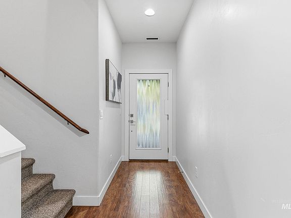 4th image of 5056 N Alworth St