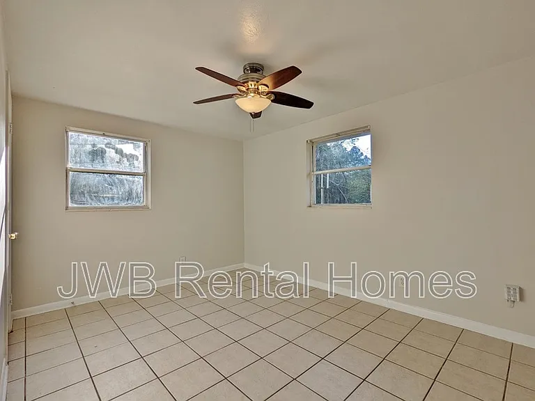 5913 Tampico Rd — Photo 8